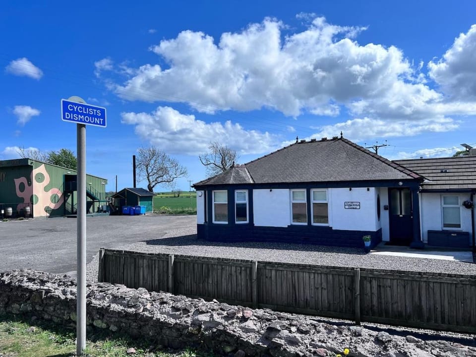 Cranachan Hot Tub by Carnoustie Golf & Distillery House in Carnoustie