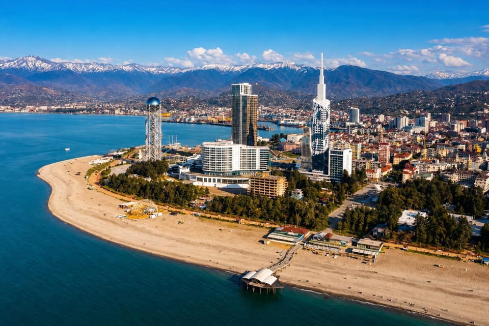 Property building, Nearby landmark, Neighbourhood, Natural landscape, Bird's eye view, Beach, Mountain view, Sea view, Location