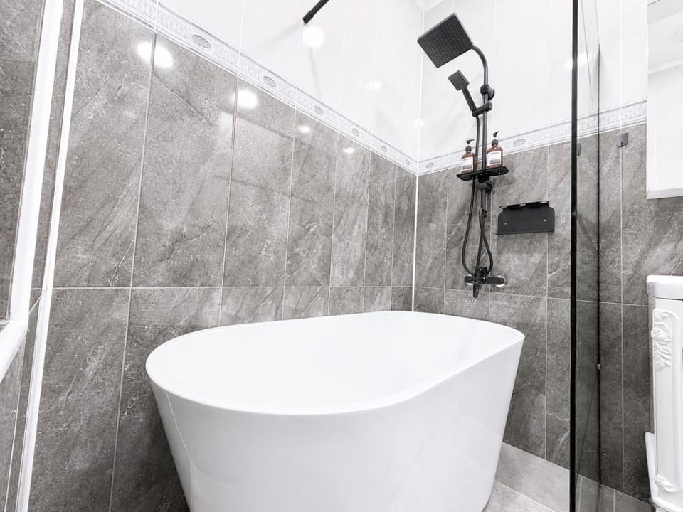 Shower, Toilet, Bathroom, Bath, VIP