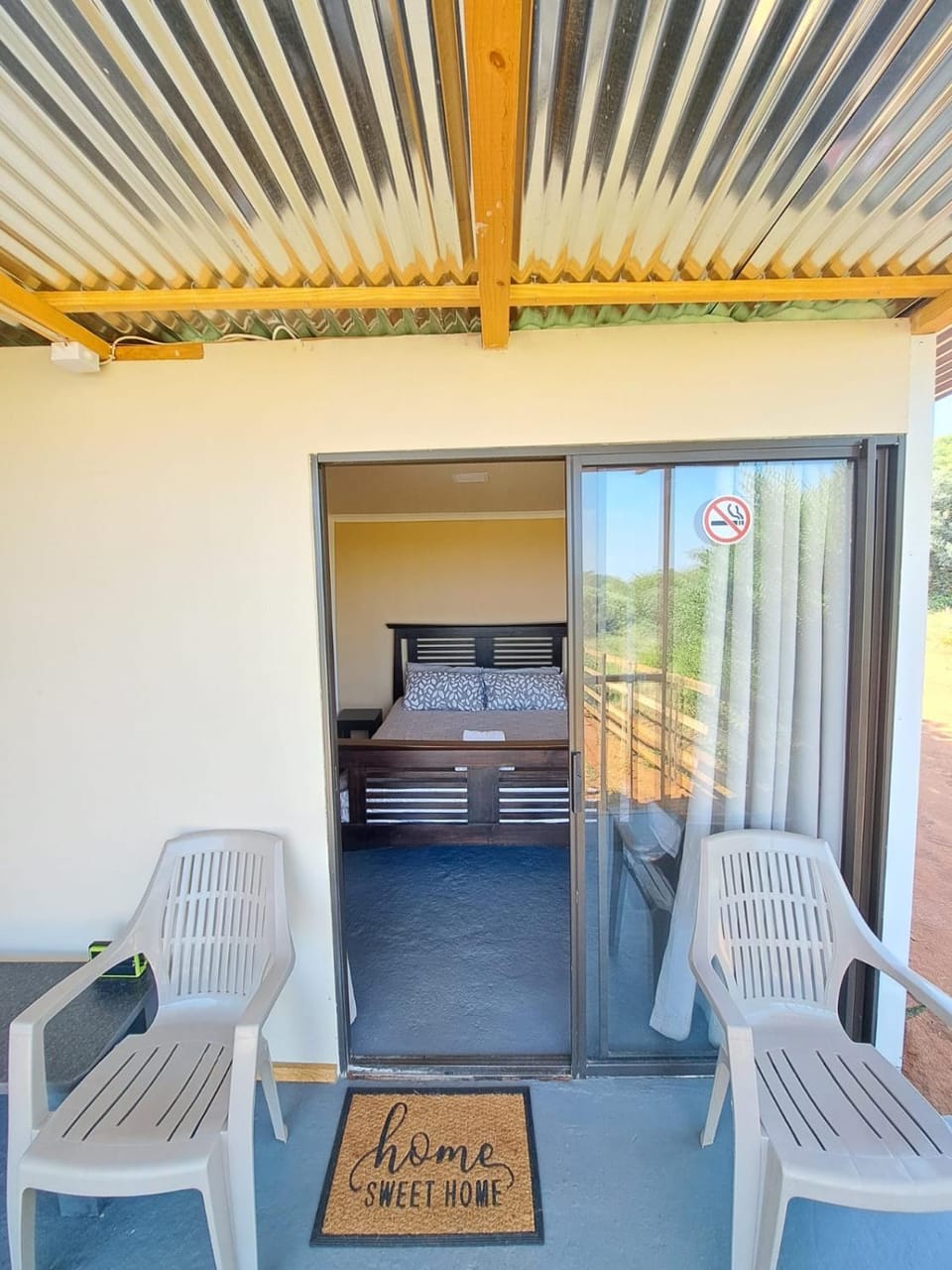 Romantic Private Bush Chalet at Game Farm Retreat near Hartbeespoort Apartment in Gauteng