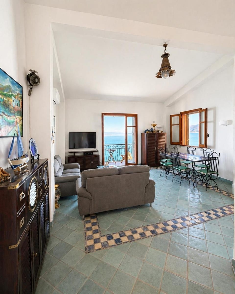 Living room, Dining area, Sea view