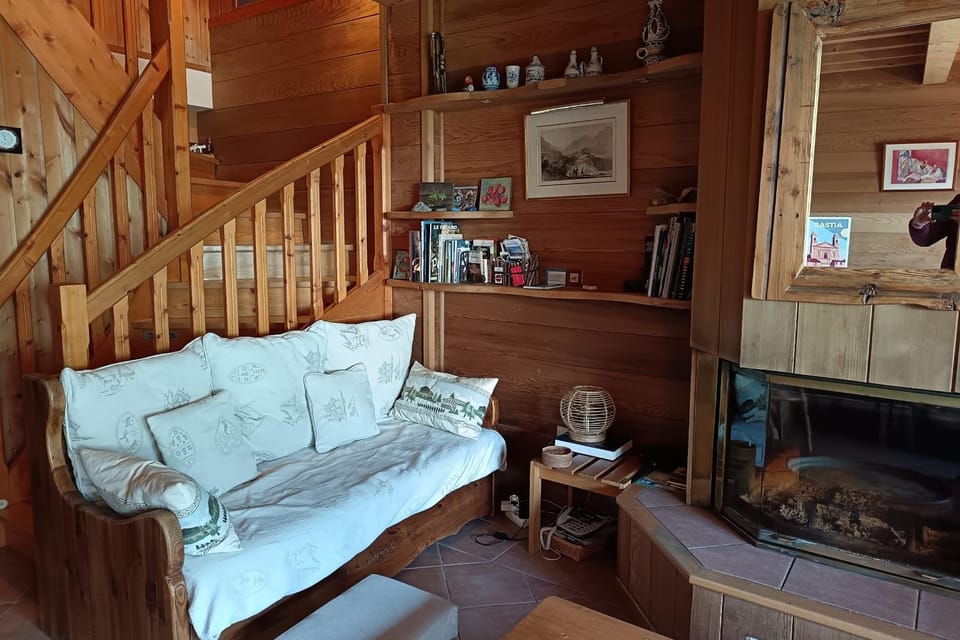 Grand Chalet of 150 m with view on the pistes Chalet in Briançon