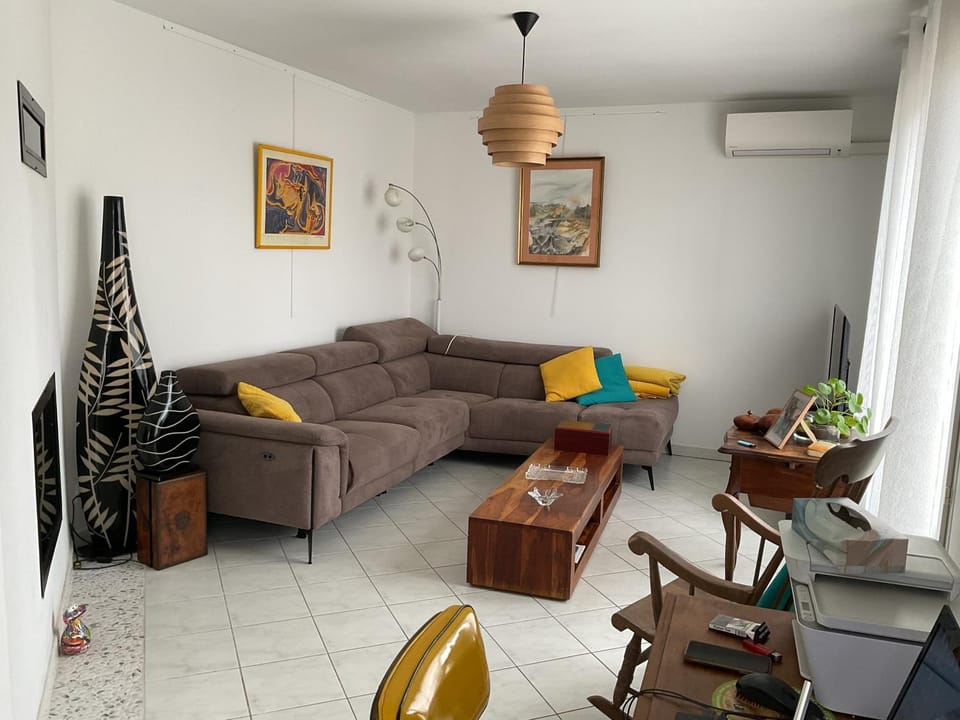 Communal lounge/ TV room, Living room, air conditioner