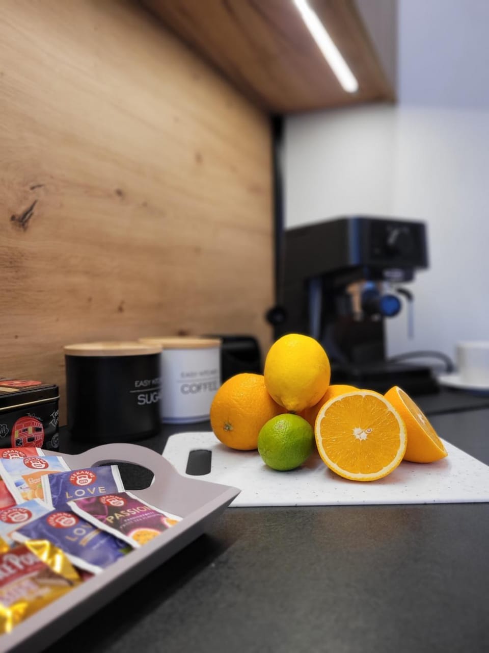 Coffee/tea facilities, Kitchen or kitchenette