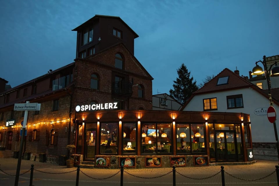 Property building, Night, Location
