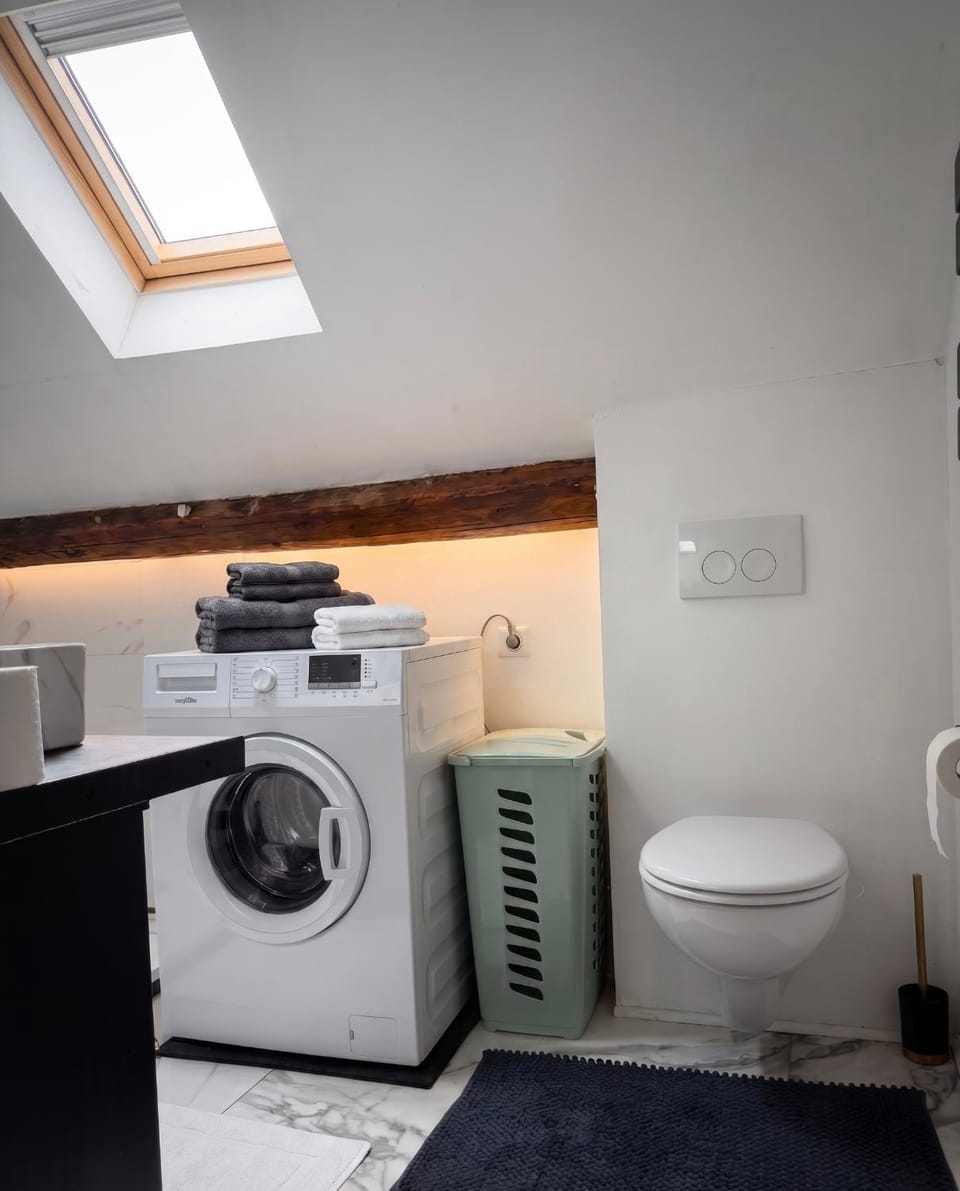 Bathroom, washing machine