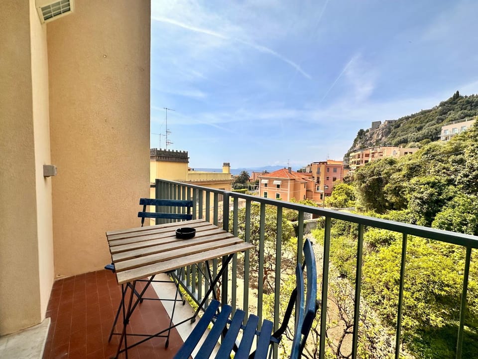 Patio, Day, Natural landscape, View (from property/room), Balcony/Terrace, Dining area, Mountain view