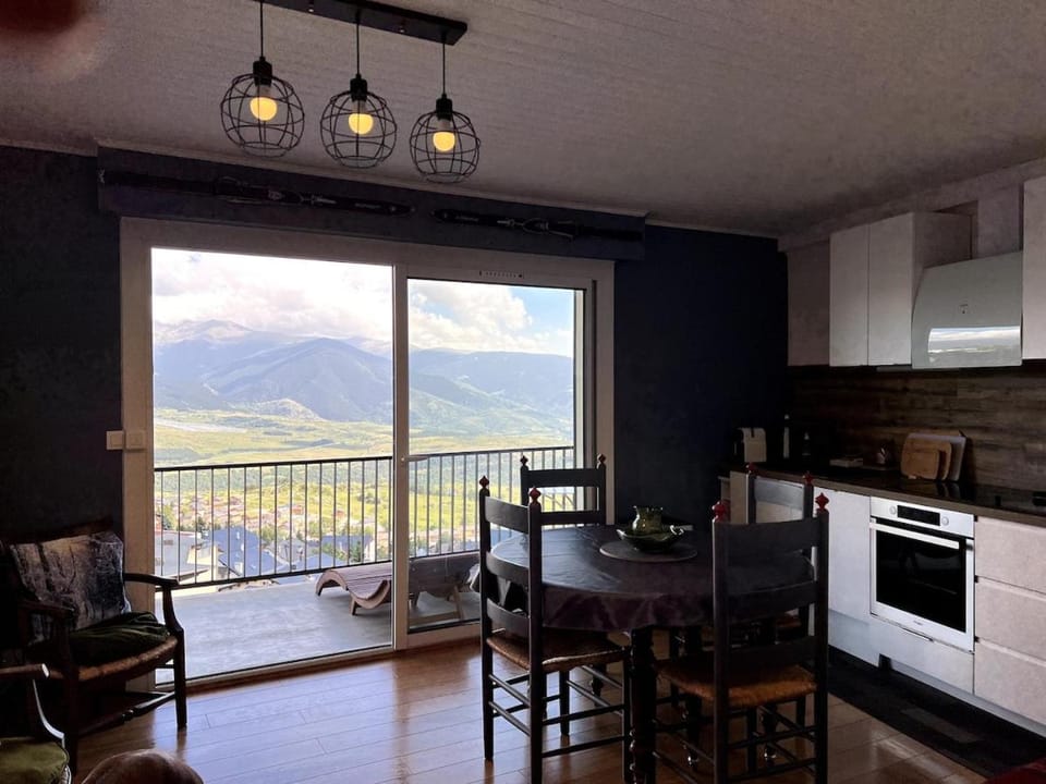 T3 Hycenter terrace with view, parking, Sauna Apartment in Bolquère