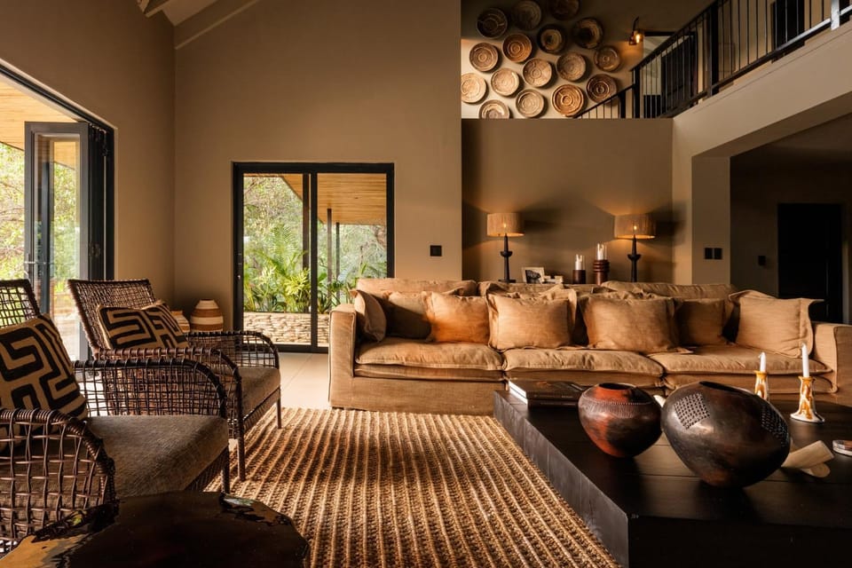 Living room, Decorative detail, Seating area