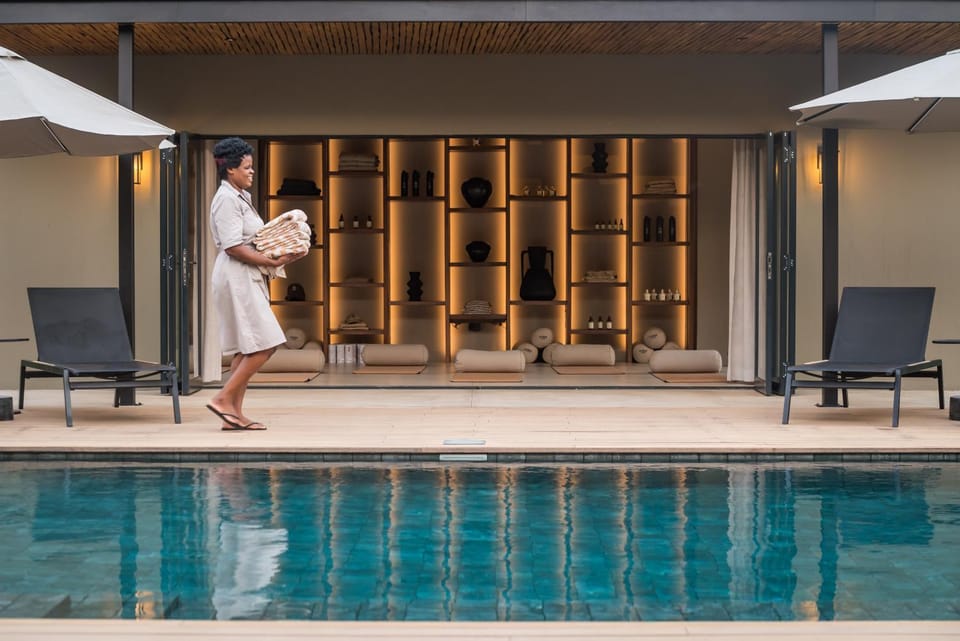 People, Pool view, Swimming pool, Swimming pool, sunbed