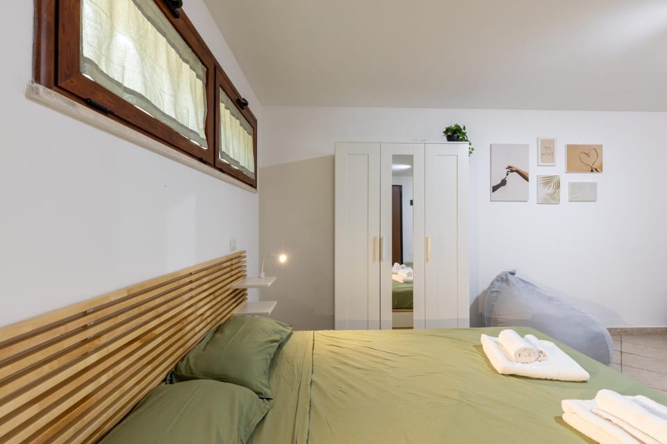 Cocco House, Your Zen Retreat by the Sea Apartment in La Maddalena