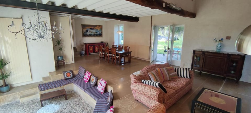 Communal lounge/ TV room, Living room