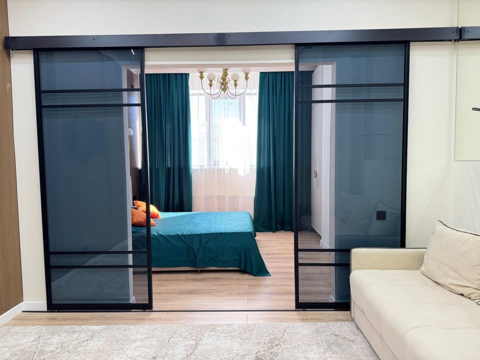 Bed, Seating area, Bedroom