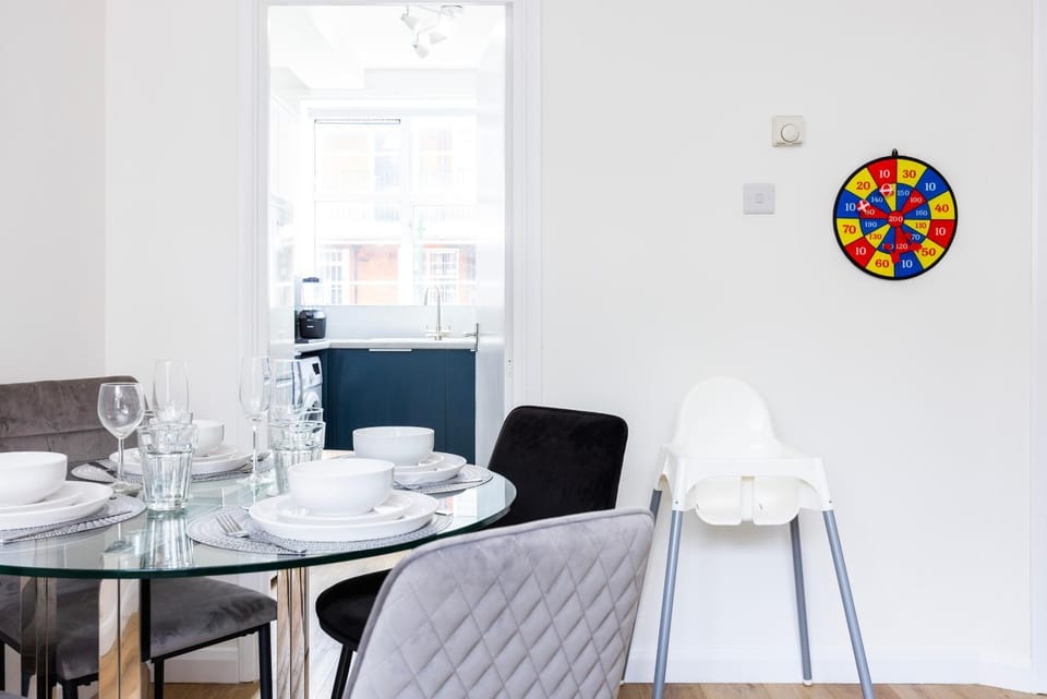 Modern 1 Bed APT , London Zone 2 , Monthly & Weekly Stays Welcome , Near Uber Boat Apartment in London Borough of Southwark