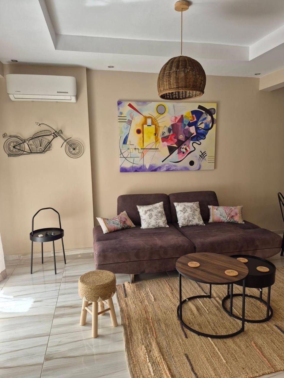 Cozy Urban Stay in Nea Smyrni Square Apartment in Kallithea