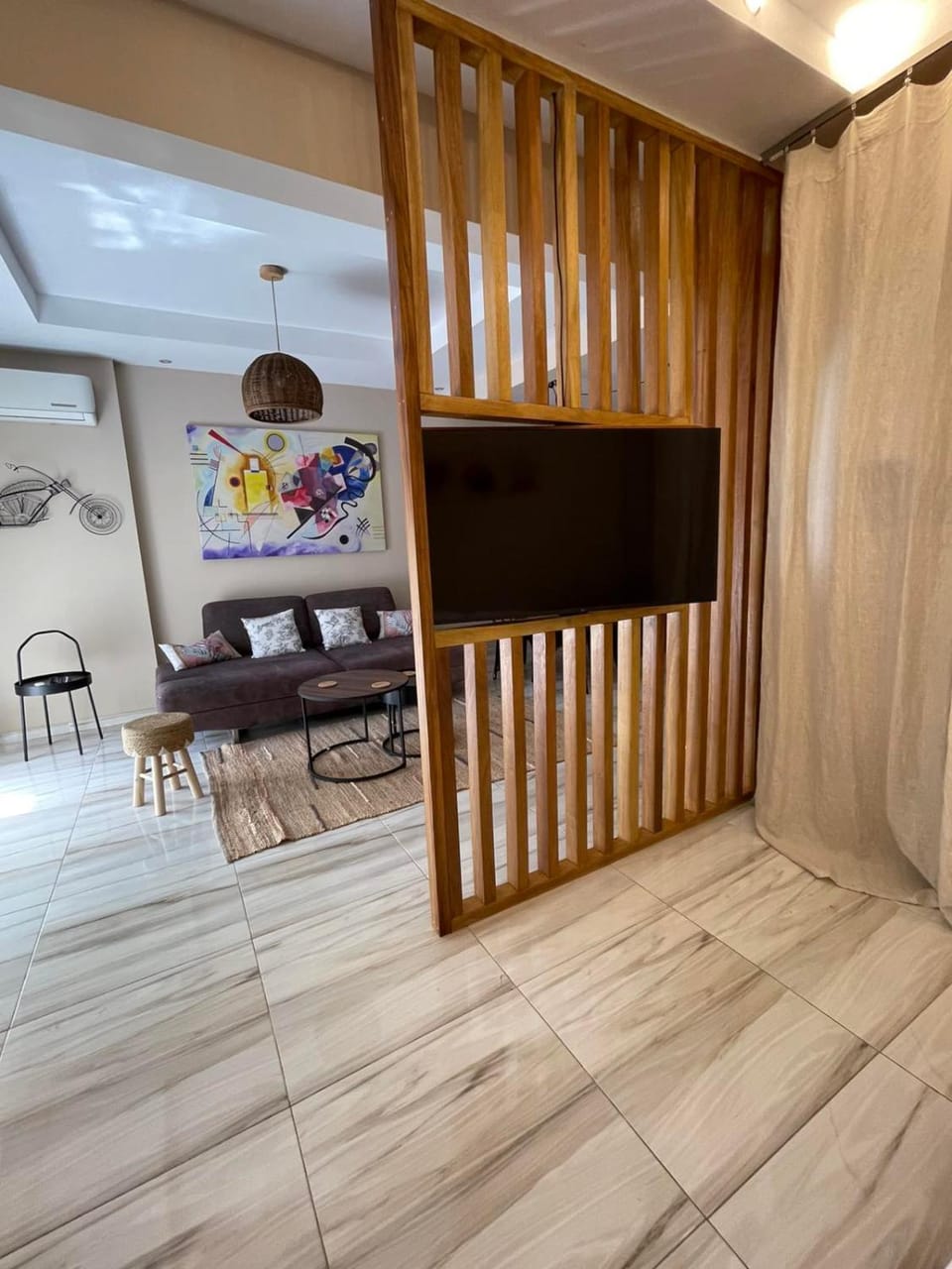 Cozy Urban Stay in Nea Smyrni Square Apartment in Kallithea