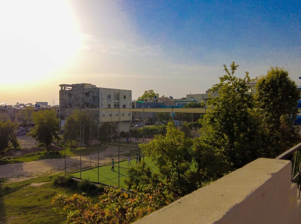 Property building, Spring, Day, Natural landscape, Garden, Garden view