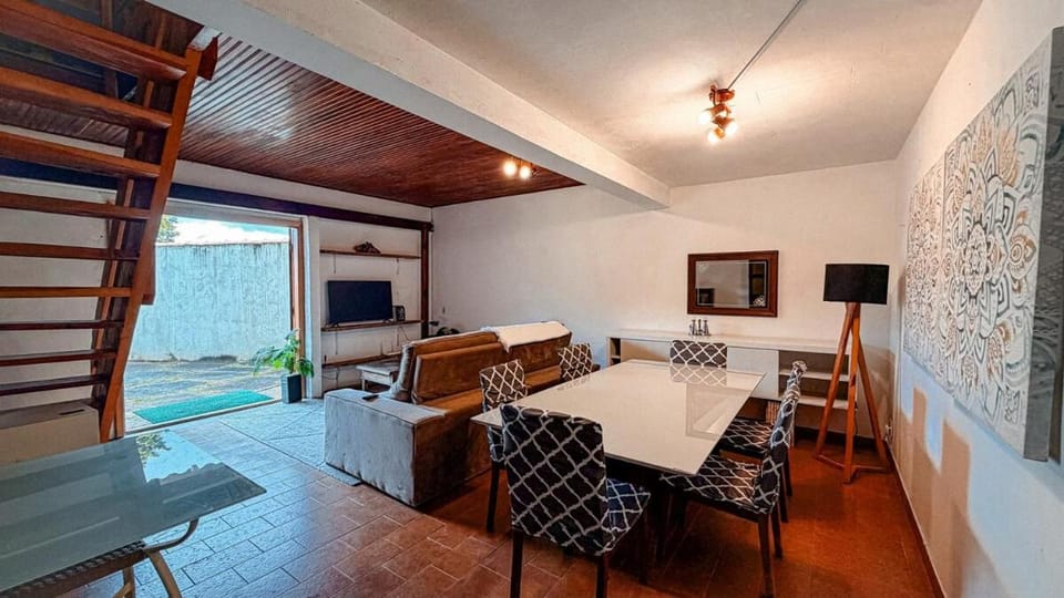 Casa Campos 10 Pessoas 5min carro de Capivari House in Campos do Jordão