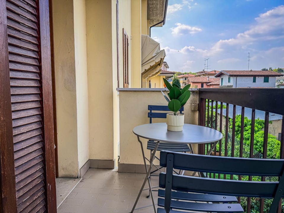 Neighbourhood, Balcony/Terrace, Balcony/Terrace, Dining area