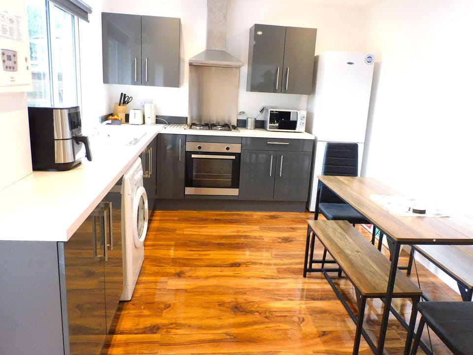 NEW - Large Fully Renovated House in East Kilbride House in East Kilbride
