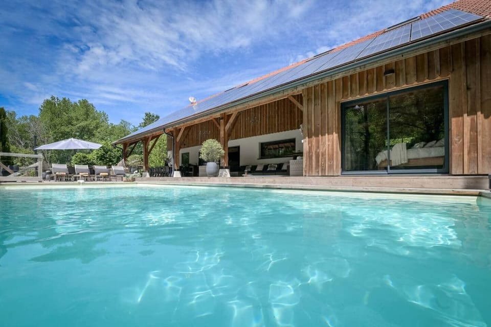 Le Moulin d'Hourtoy Villa in Nouvelle-Aquitaine