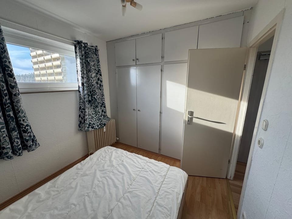 Bedroom, wardrobe
