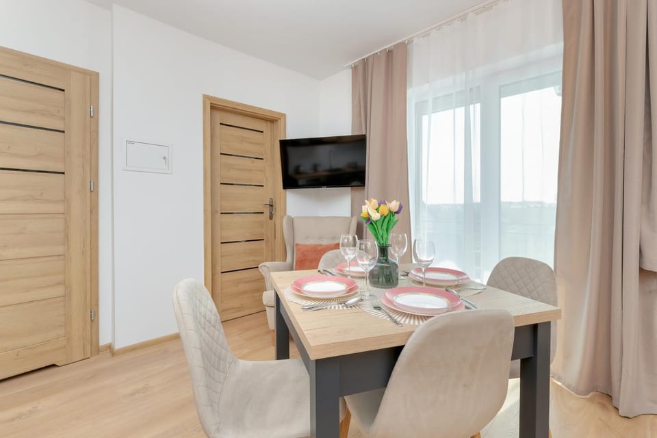 TV and multimedia, Living room, Seating area, wardrobe