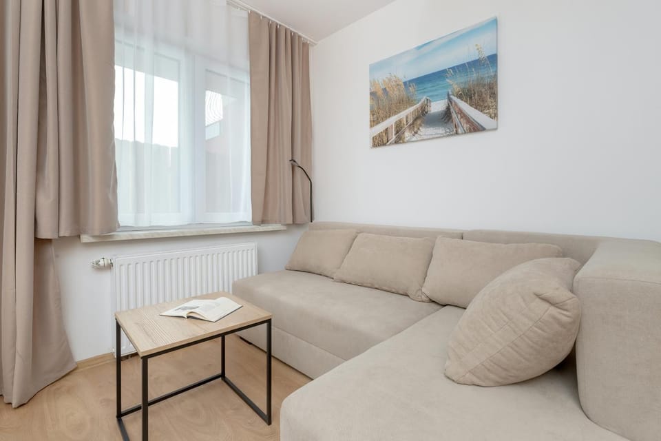 Living room, Seating area, internet