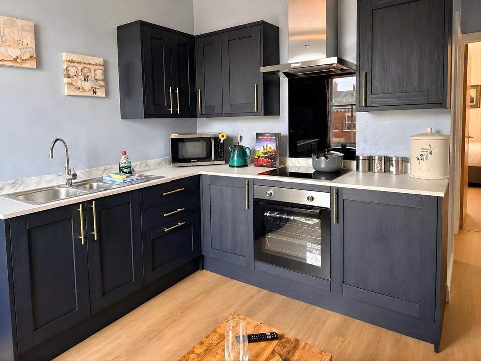 Coffee/tea facilities, Kitchen or kitchenette, dishwasher, minibar, oven, stove, toaster