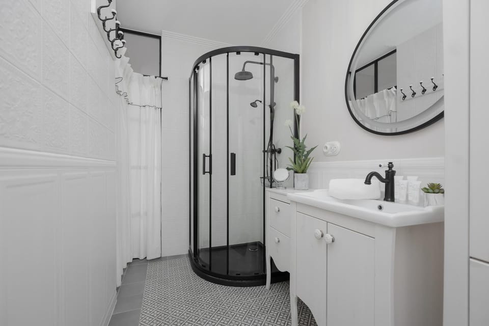 Shower, Bathroom