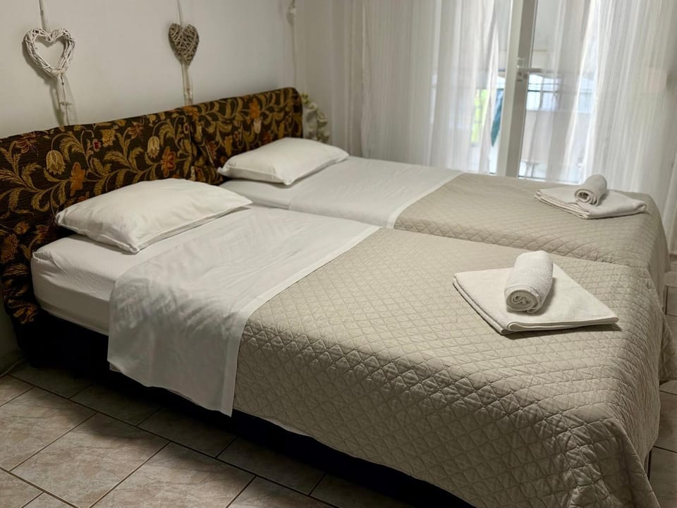 Quiet 5m to Metro Netflix New Inv AC Full Kit Apartment in Athens