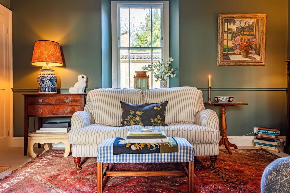 Living room, Seating area