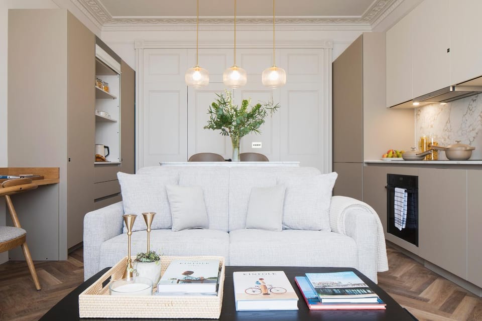 Living room, Seating area