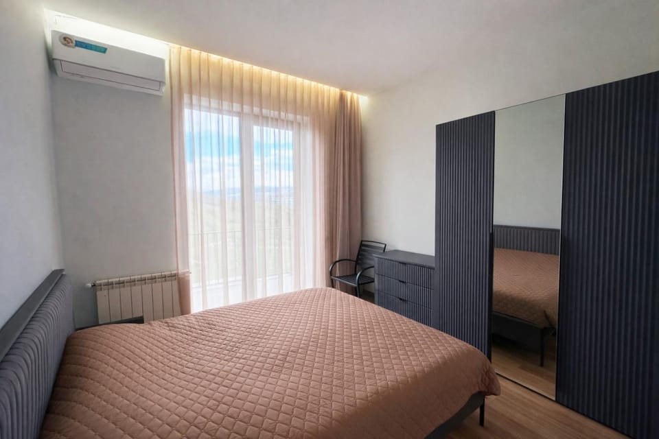 Bedroom, air conditioner