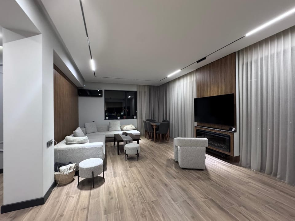 Communal lounge/ TV room, Living room, Seating area
