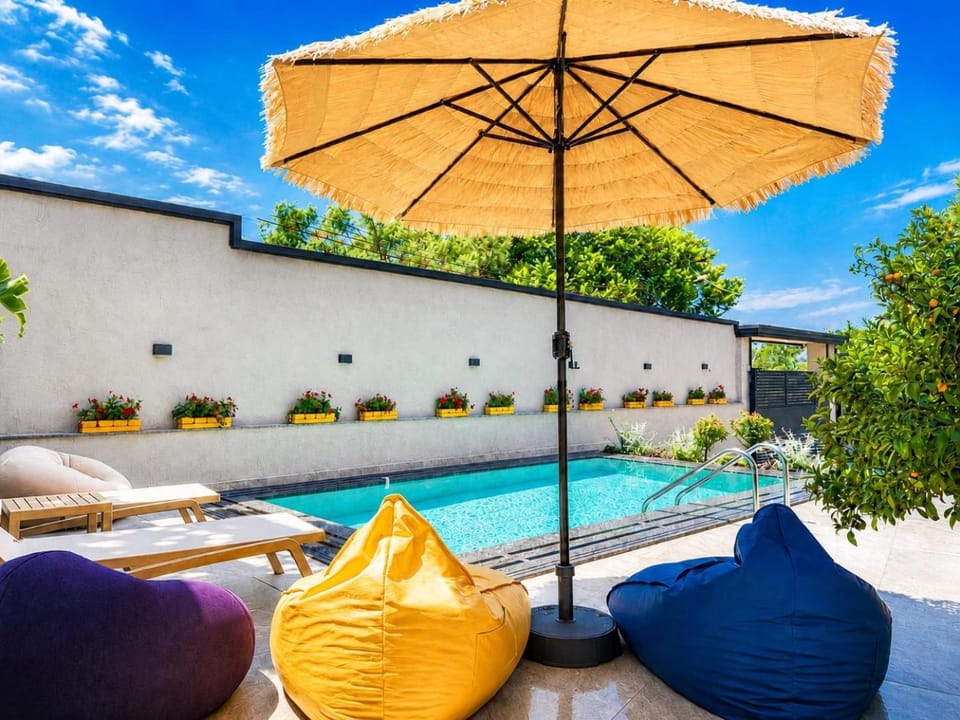 Joan villa Luxury Apt with Private Pool & Gym Apartment in Tirana