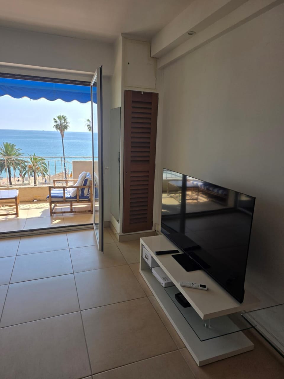 Facing the sea splendid view Apartment in Cannes