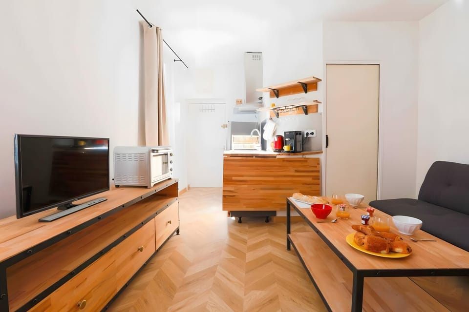 Property building, Living room