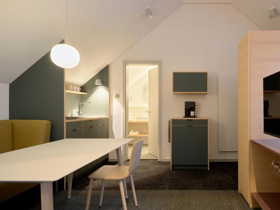 Seating area, Dining area