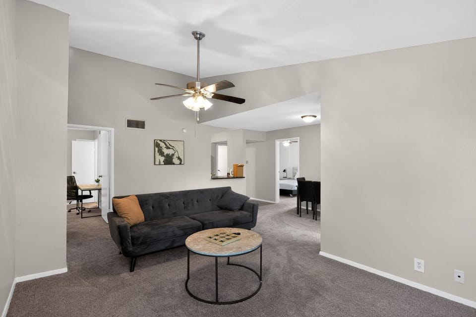 Cozy Nashville retreat near airport & hotspots Apartment in Cloverhill