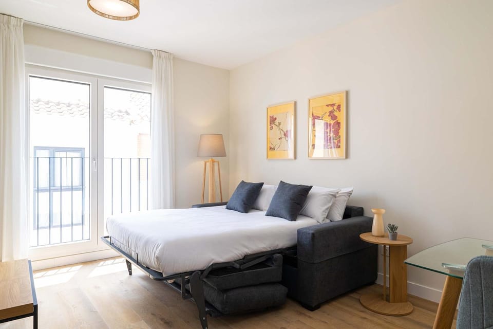 Urban Escape in Central Malaga by Stay Homy Apartment in Malaga