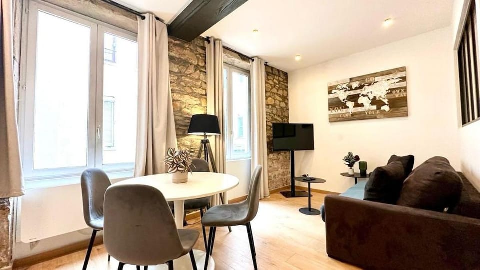 St Pierre - 1 Bedroom - Valmy Apartment in Lyon