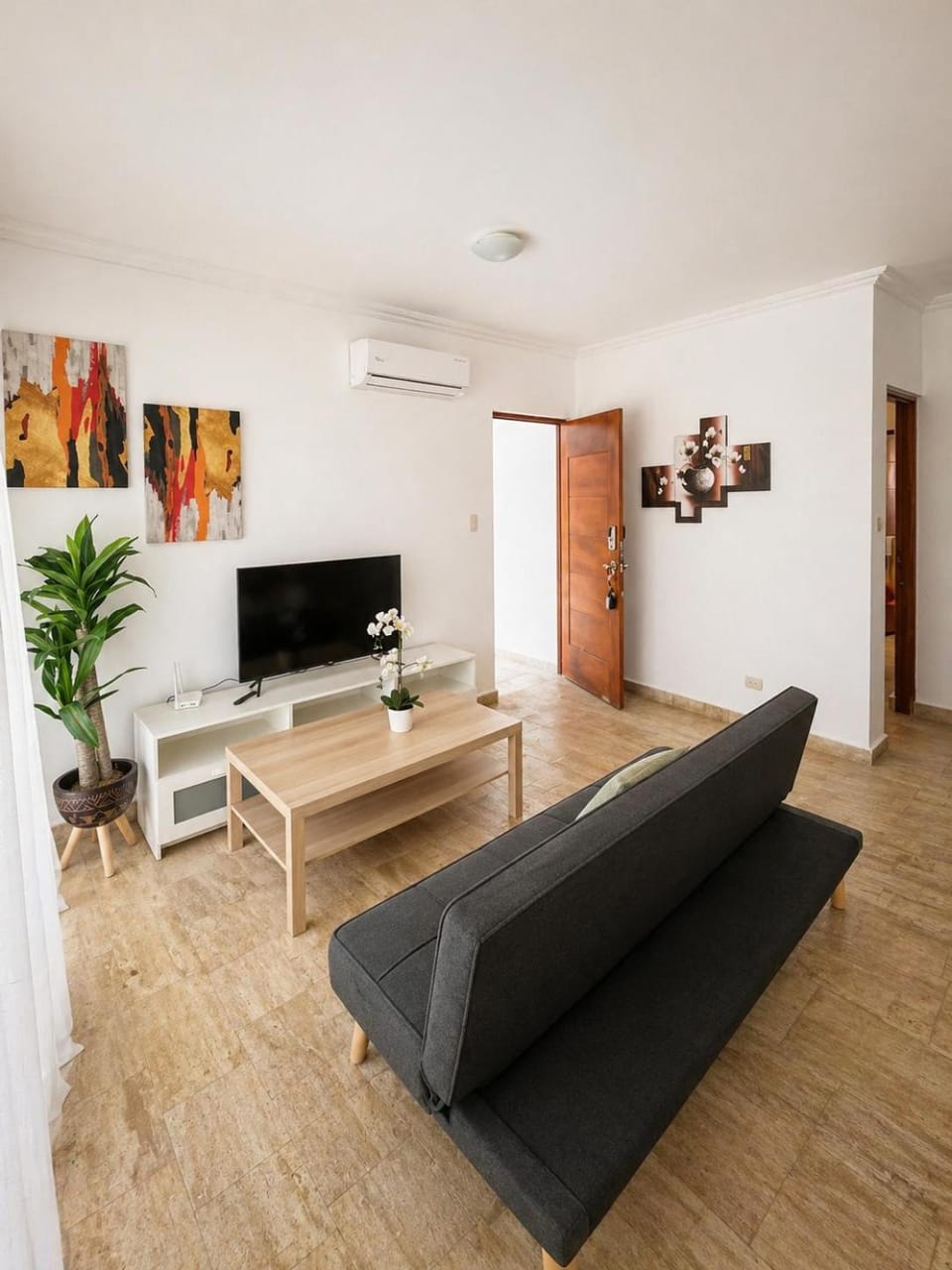 Communal lounge/ TV room