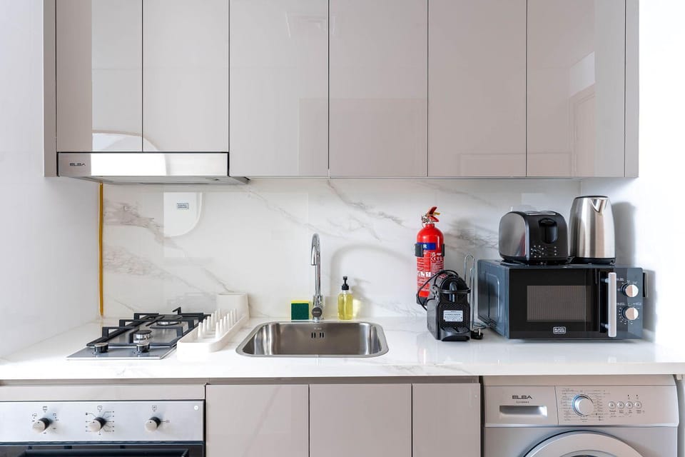 Nasma Luxury Stays - Stylish living in Azizi Riviera Apartment in Dubai