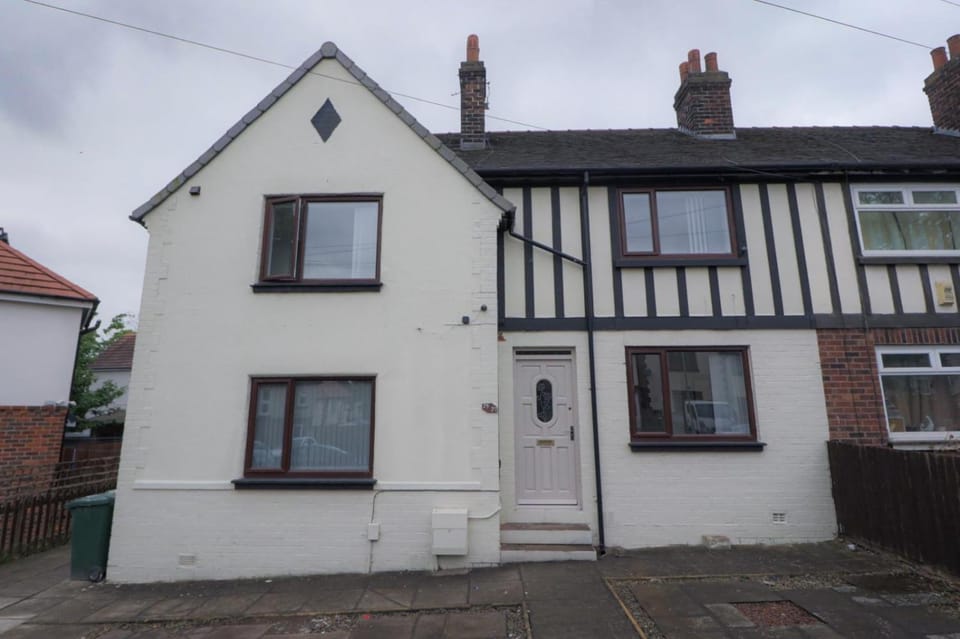 Deluxe Double 3 Suite Comfort, Style & Privacy Vacation rental in Huddersfield