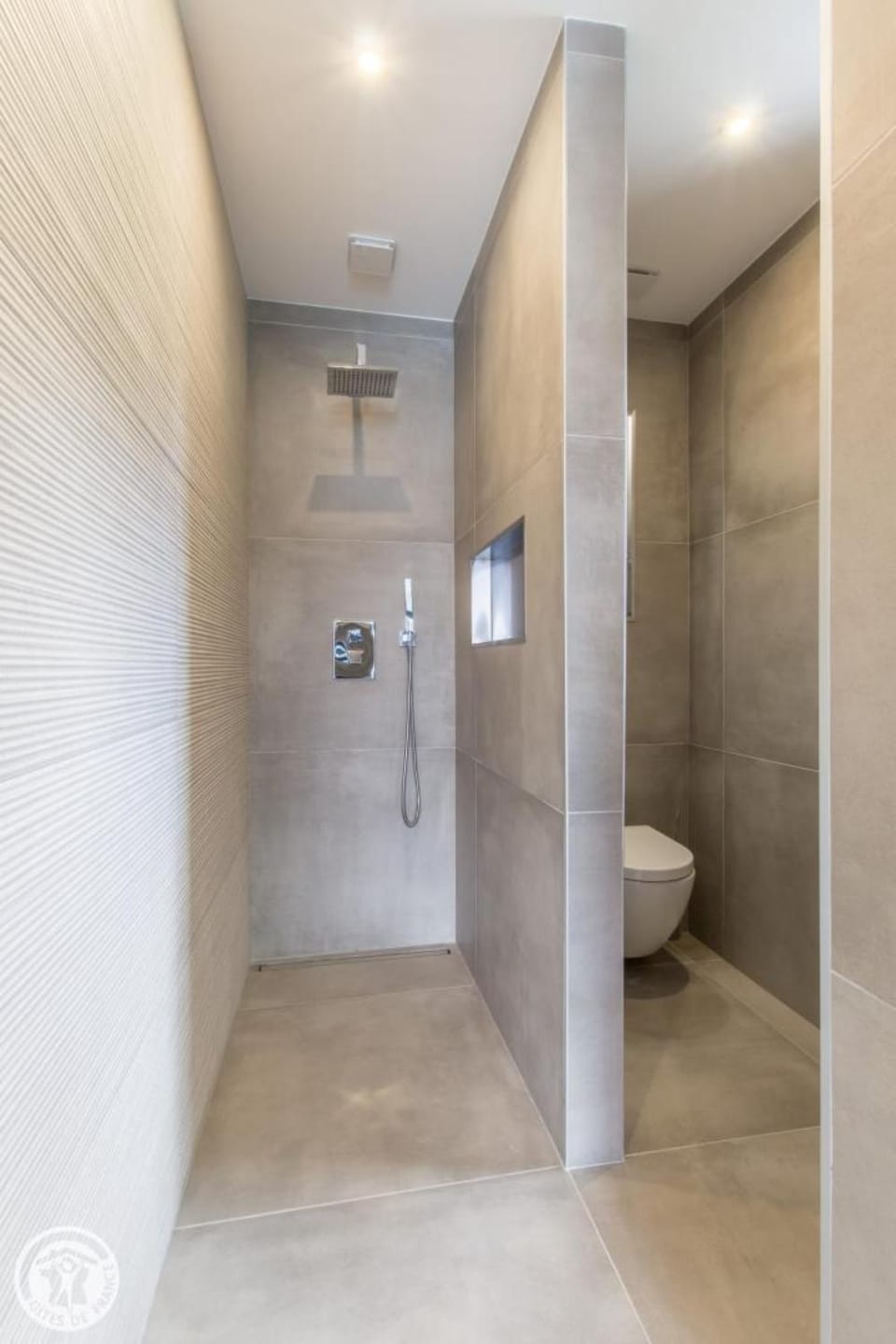 Bathroom, Living room