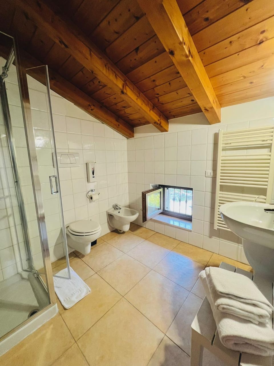 Welcome Traveller Caorsa Rooms Bed and Breakfast in Lake Garda