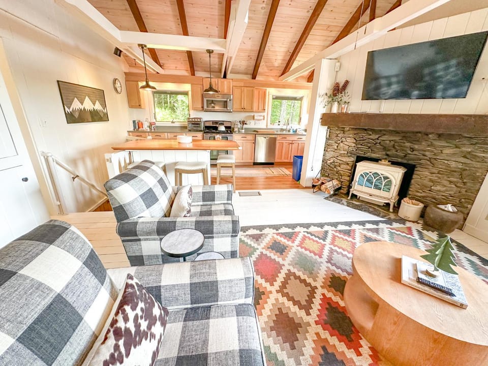 Chalet Valhalla wHot Tub House in Fayston