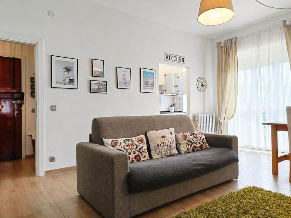 Hostdomus-White star Apartment in Liguria