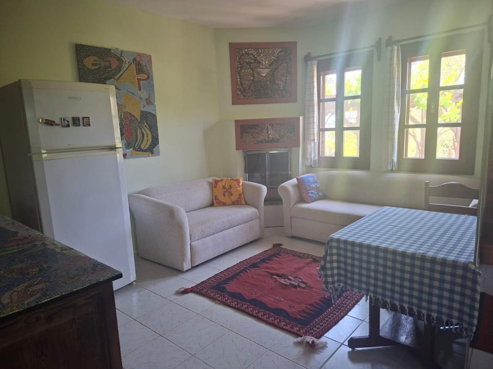 Bed, Kitchen or kitchenette, Living room, Seating area